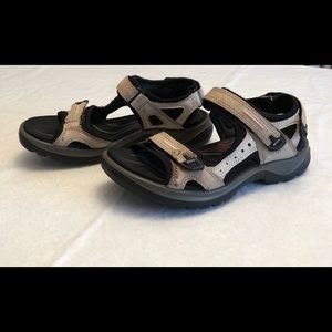 Women’s Ecco sandals, size 39/8-8.5, tan/black